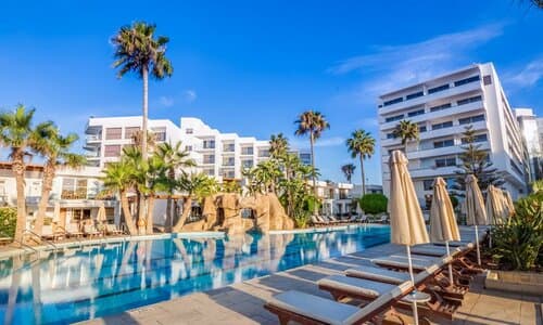 Внешний вид отеля Adams Beach Hotel & SPA в Айя-Напе (город)