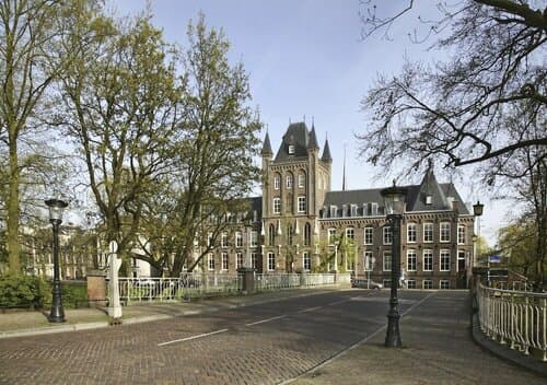 Внешний вид отеля Nh Utrecht в Утрехте