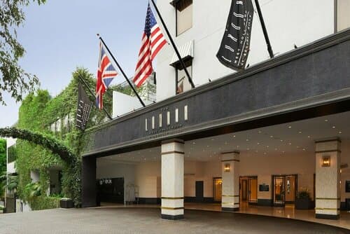 Внешний вид отеля The London West Hollywood Hotel в Уэст-Голливуде