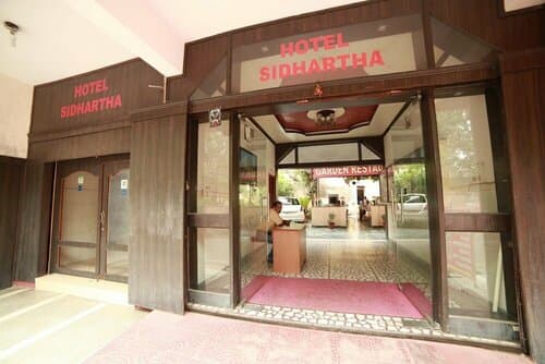 Внешний вид отеля Hotel Sidhartha в Агре