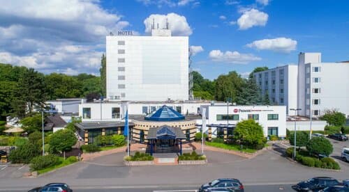 Внешний вид отеля Best Western Premier Parkhotel Kronsberg