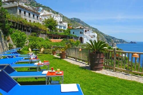 Внешний вид отеля Locanda Costa Diva в Прайано