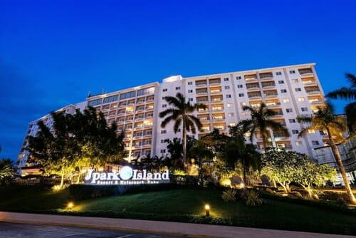 Внешний вид отеля JPark Island Resort & Waterpark в Лапу-Лапу