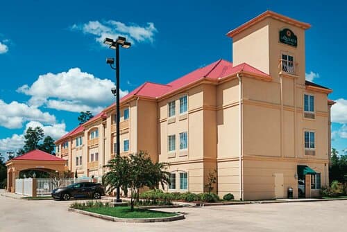 Внешний вид отеля La Quinta Inn & Suites by Wyndham Slidell - North Shore Area в Слайделле