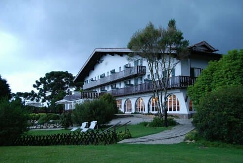 Внешний вид отеля Hotel Toriba в Кампос-ду-Жордану