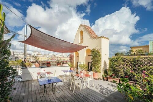 Внешний вид отеля Attico Partenopeo B&b в Неаполе