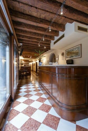 Внешний вид отеля Hotel Al Ponte Mocenigo в Венеции