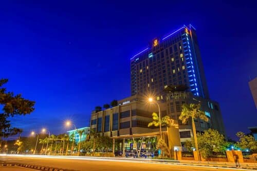 Внешний вид отеля The Light Hotel Penang