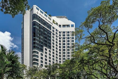 Внешний вид отеля Four Seasons Hotel Singapore в Сингапуре