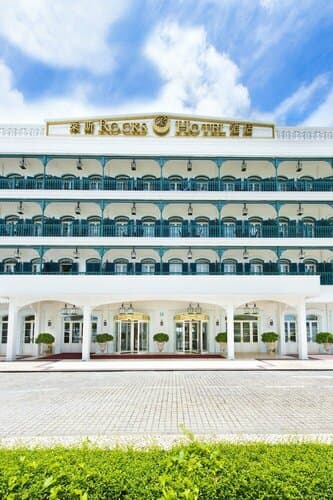 Внешний вид отеля Rocks Hotel