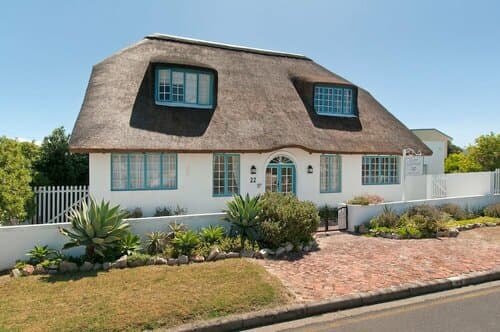 Внешний вид отеля Cliff Cottage в Муниципалитете Оверстранде