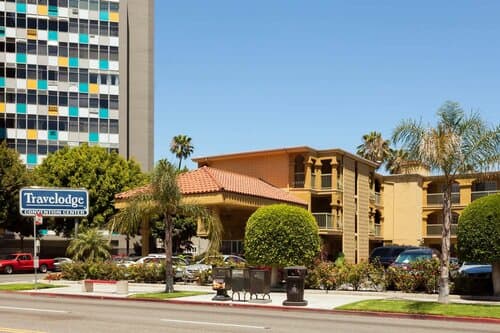Внешний вид отеля Travelodge by Wyndham Long Beach Convention Center в Лонг-Бич