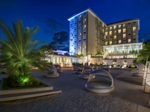 Внешний вид отеля BE Resort Mactan в Лапу-Лапу