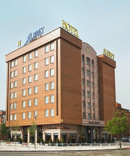 Внешний вид отеля Hotel Albret