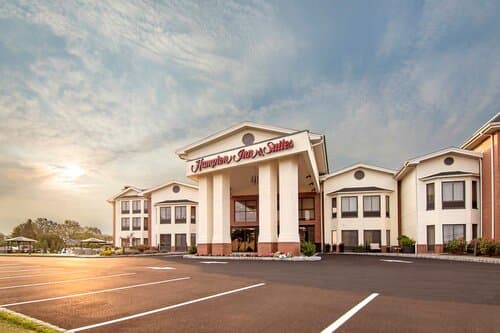 Внешний вид отеля Hampton Inn & Suites Fairfield