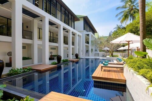 Внешний вид отеля Outrigger Surin Beach Resort