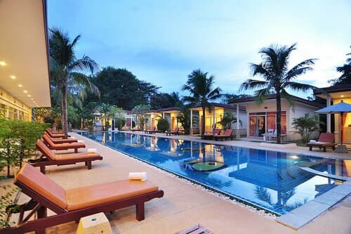 Внешний вид отеля Phuket Sea Resort в Равае
