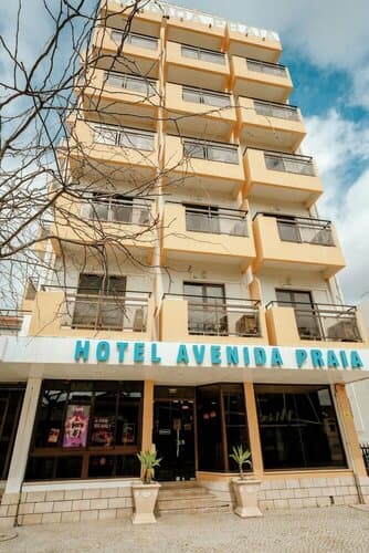 Внешний вид отеля Hotel Avenida Praia в Портимане