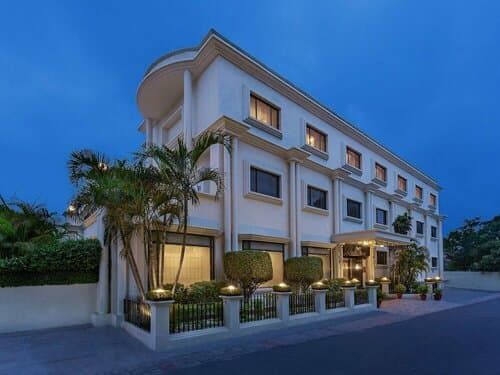Внешний вид отеля La Place Sarovar Portico, Lucknow
