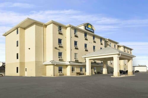 Внешний вид отеля Days Inn by Wyndham Moose Jaw