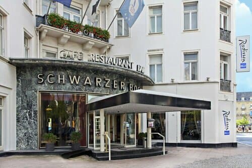 Внешний вид отеля Radisson Blu Schwarzer Bock Hotel в Висбадене