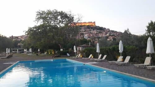 Внешний вид отеля Olive Press Hotel & Apartments в Моливосе