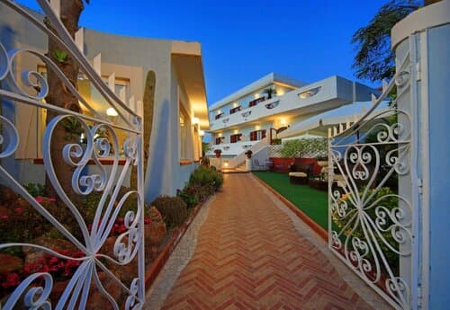 Внешний вид отеля Iris Hotel в Форио