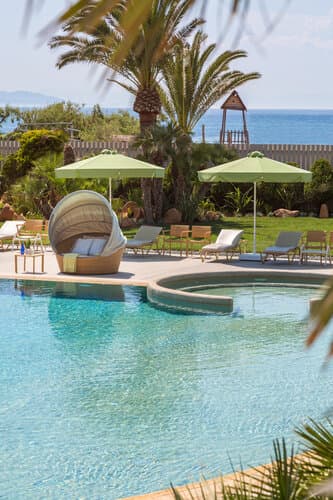 Внешний вид отеля Divani Apollon Palace & Thalasso в Муниципальной единице Вулиагмени