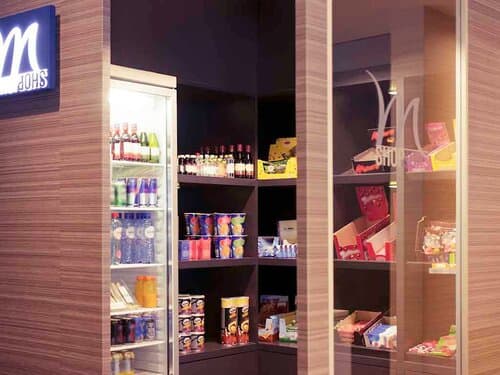 Внешний вид отеля Mercure Hotel Den Haag Central в Гааге