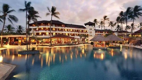 Внешний вид отеля Nusa Dua Beach Hotel в Беное