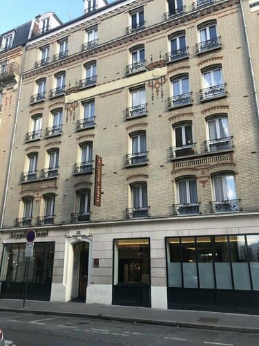 Внешний вид отеля Atypik Hôtel в Клишах