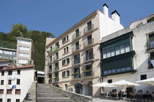 Внешний вид отеля Hotel SANSEbay в Доностия-Сан-Себастьяне