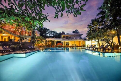 Внешний вид отеля Mandara Rosen в Катарагаме