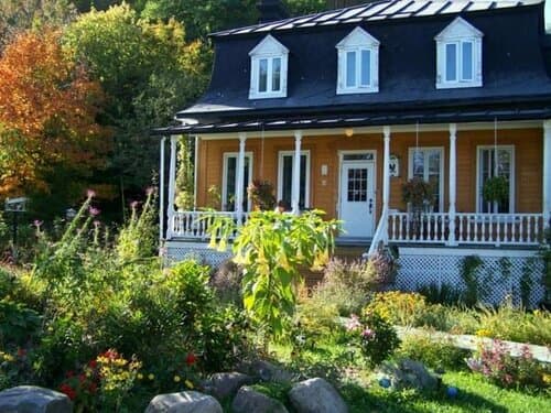 Внешний вид отеля Auberge Du Sault-A-La-Puce