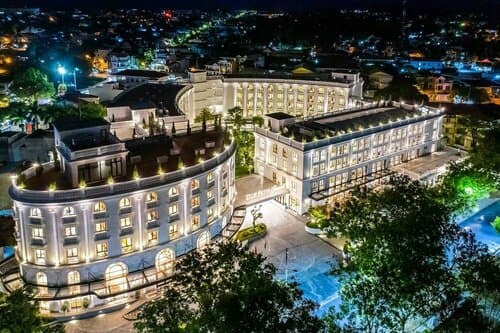 Внешний вид отеля Silk Path Grand Hue Hotel