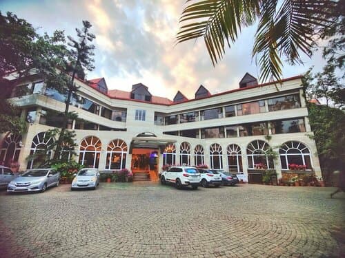 Внешний вид отеля Ravine Hotel в Махабалешваре