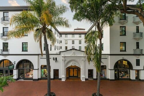 Внешний вид отеля Hotel Santa Barbara в Санта-Барбаре