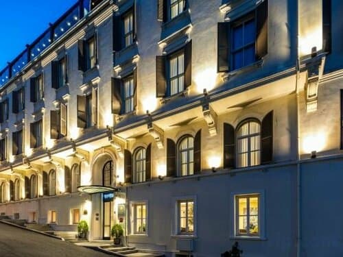 Внешний вид отеля Tomtom в Стамбуле