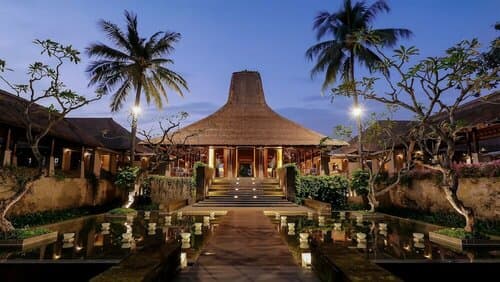 Внешний вид отеля Maya Ubud Resort & Spa в Убуде