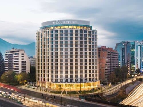 Внешний вид отеля DoubleTree by Hilton Santiago Kennedy