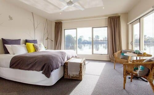 Внешний вид отеля Lakeside Villas at Crittenden Estate