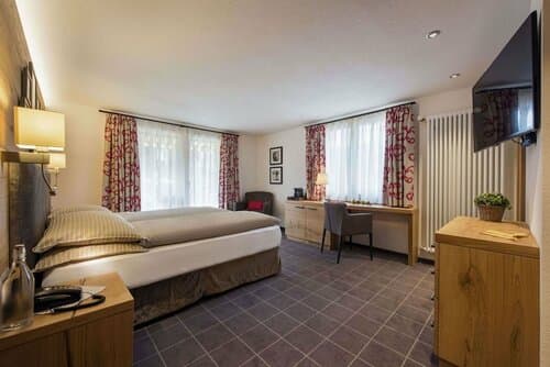 Внешний вид отеля Hotel Chesa Valese в Церматте