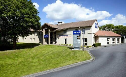 Внешний вид отеля Kyriad Cholet