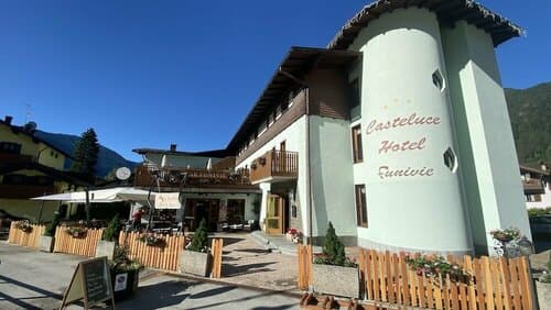 Внешний вид отеля Casteluce Hotel Funivie Pinzolo в Пинцоле