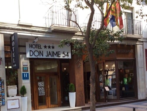 Внешний вид отеля Hotel Don Jaime 54 в Сарагосе