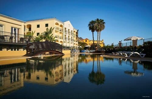 Внешний вид отеля PortoBay Teatro в Порту