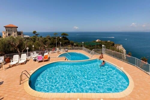 Внешний вид отеля Villa Lubrense в Масса-Лубренсе