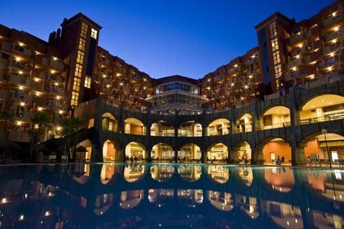 Внешний вид отеля Holiday World Polynesia Hotel в Бенальмадене