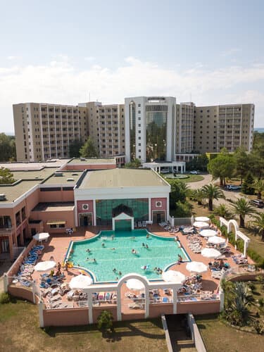 Внешний вид отеля Самшитовая роща в Гагрском районе