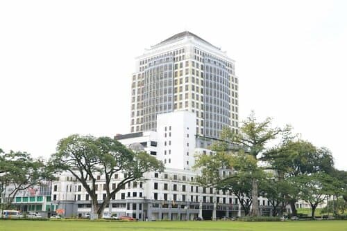 Внешний вид отеля Merdeka Palace Hotels & Suites в Кучинге